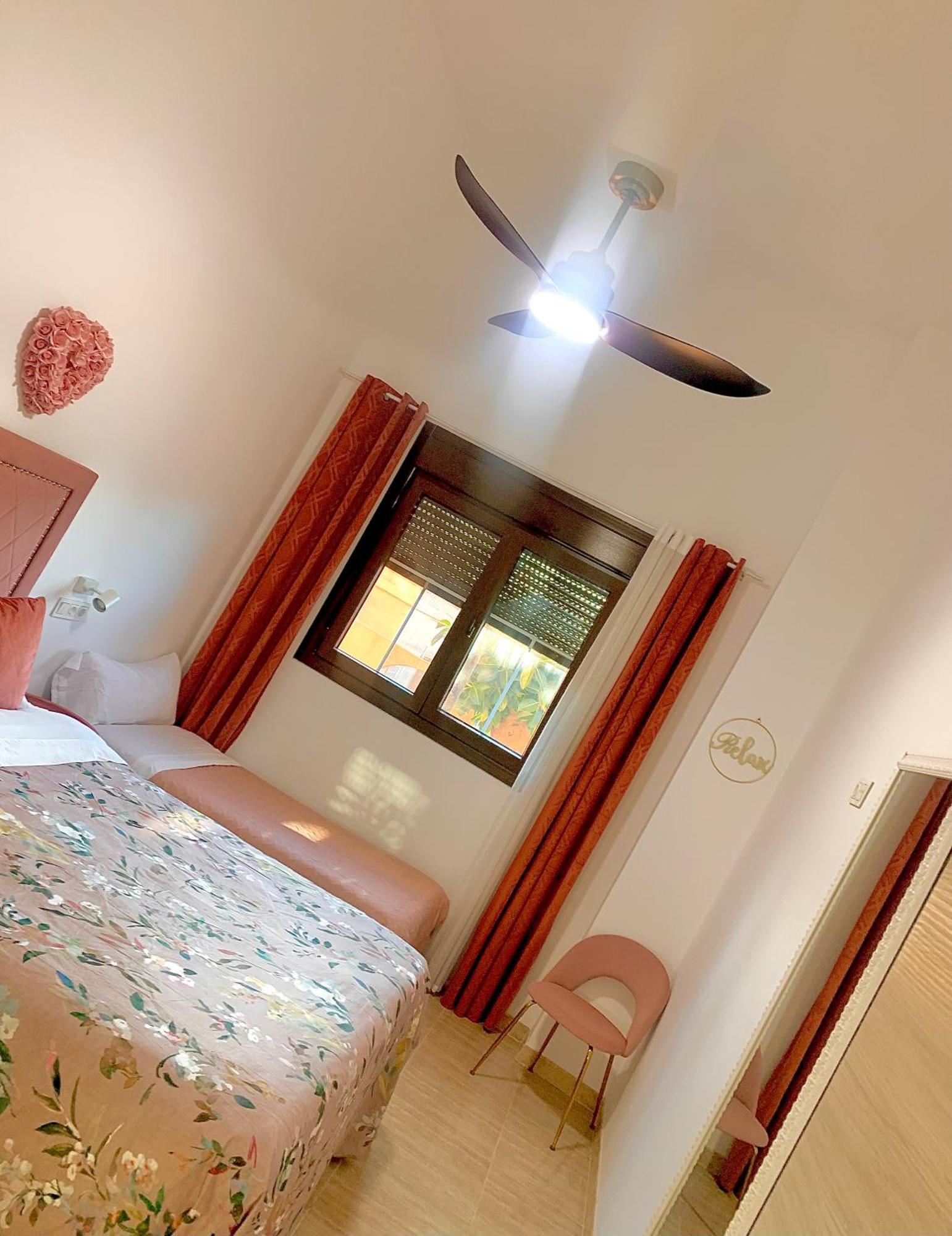 Casa Playa: Spacious 12-Person Retreat with Pool and Beachside Comfort Roquetas de Mar Exterior photo